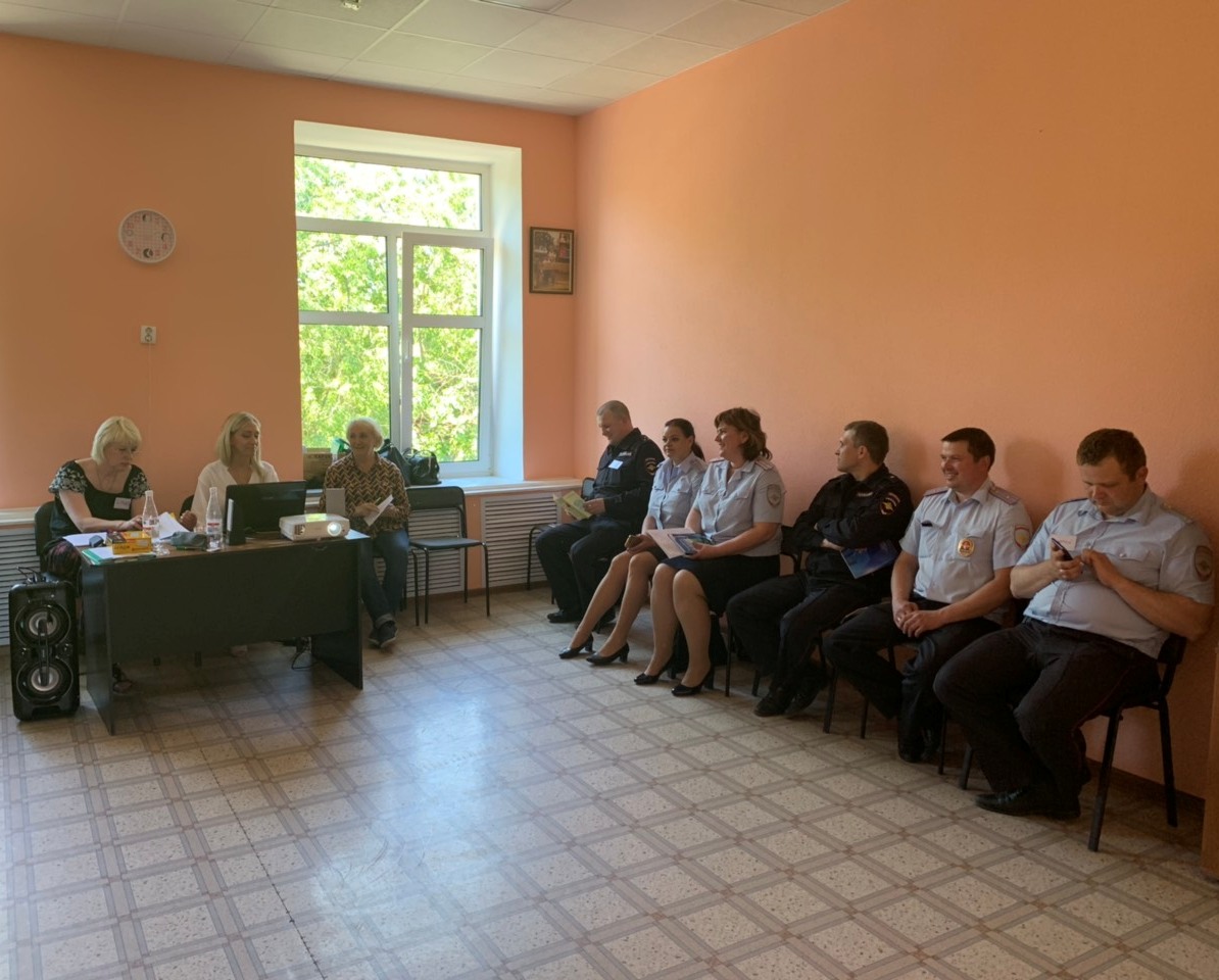 Тренинг насилие. Независимый социальный женский центр Псков.